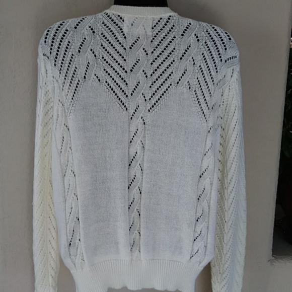 Long Sleeve Cream Sweater with Cable Design - Picture 4 of 6